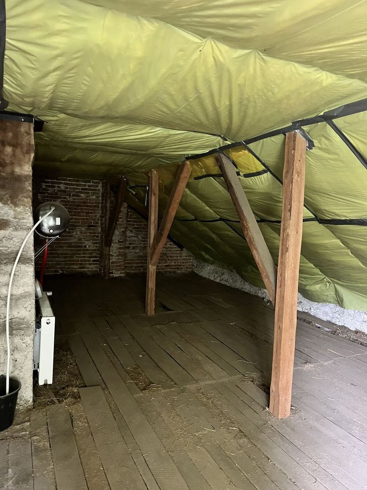 Czysty strych po pracy Full Serwis: okolice Częstochowy