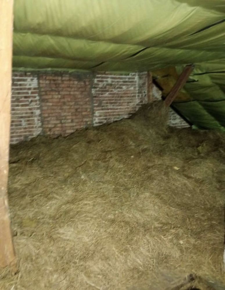 Sprzątanie strychu koło Częstochowy: siano do wywozu